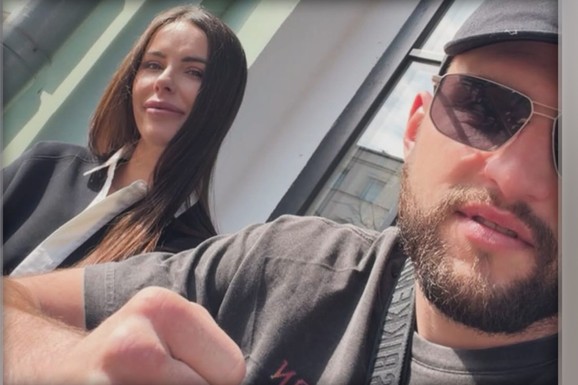 LUKSUZNA NEMA NI NA MAPI Pogledajte čime se Veljko Ražnatović i Bogdana voze u Rusiji: Oduševili sve prizorom iz grada