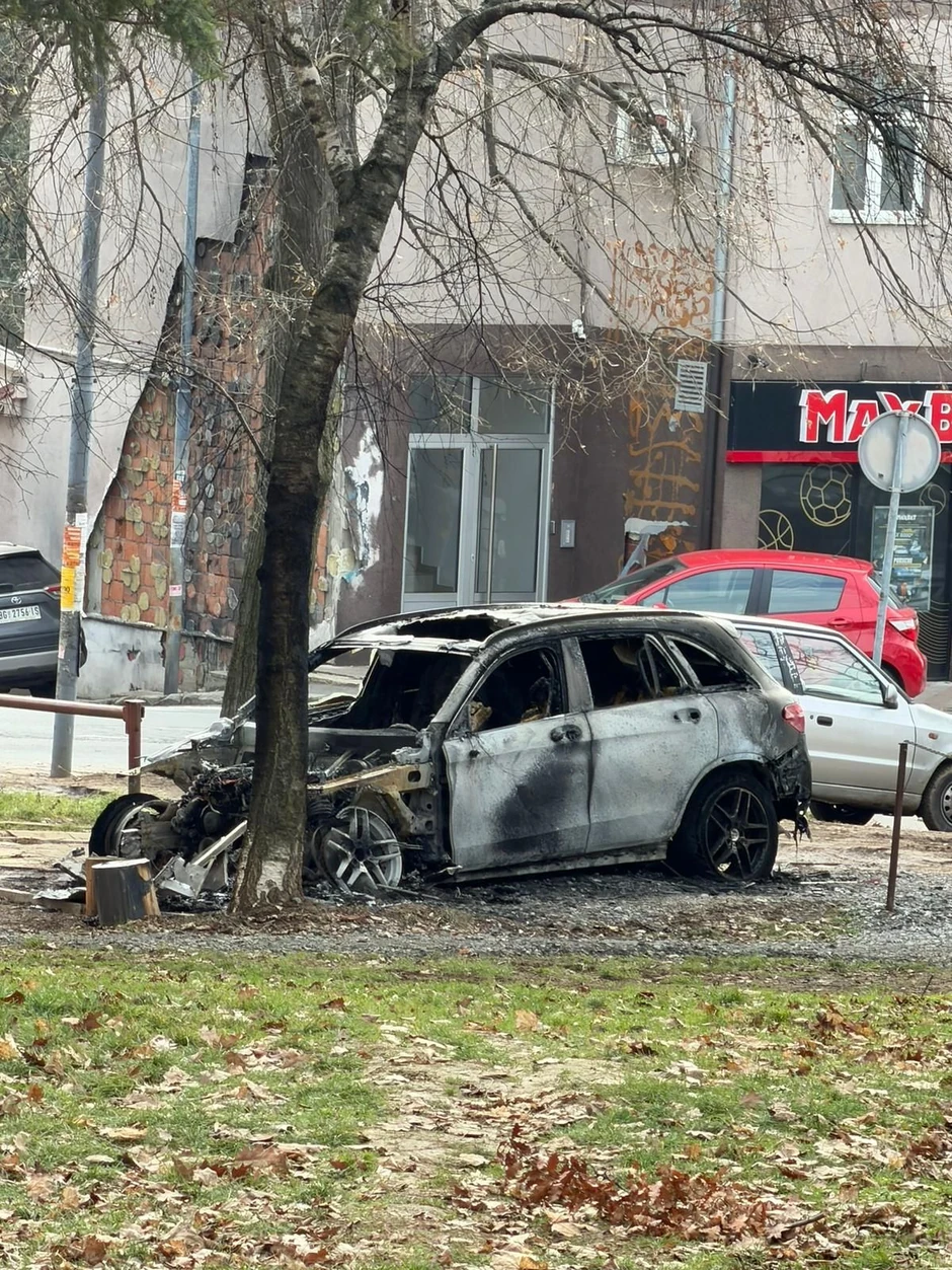 Vatra "progutala" automobil na Petlovom brdu