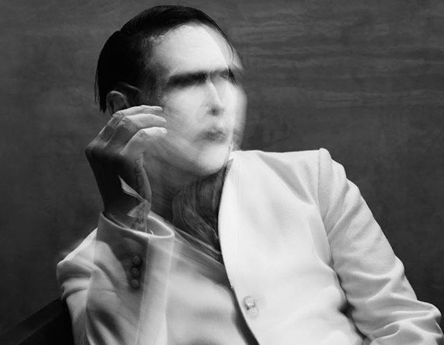 Na popularność w roli malarza nie narzeka także Marilyn Manson, który podobno swoje pierwsze prace sprzedawał dilerom narkotyków