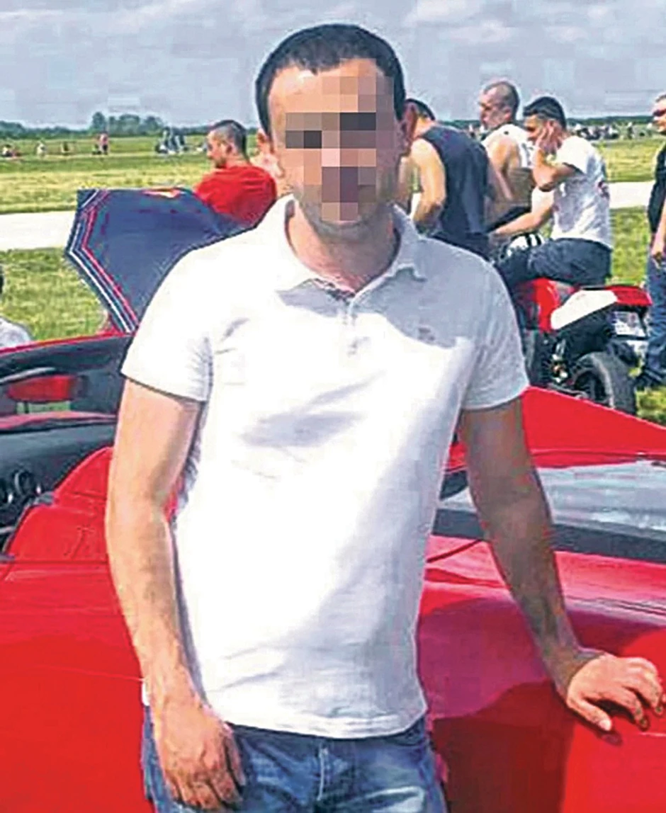 Vladimir P. iz Inđije je po dolasku policije alkotestiran, a utvrđeno je da je vozio sa 2,12 promila alkohola u krvi