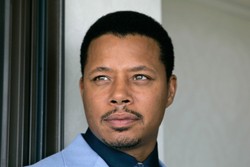 Małżeńskie kłopoty znanego aktora. Żona twierdzi, że się nad nią znęcał