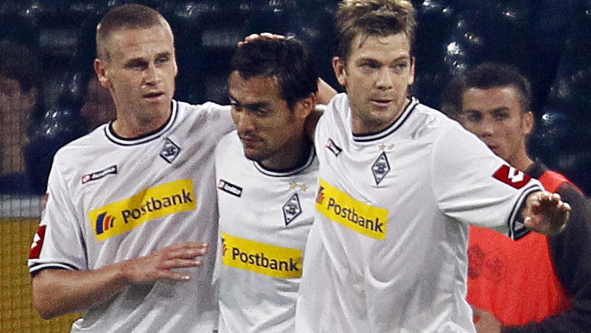 W rewanżowym meczu barażowym o pozostanie w Bundeslidze, Borussia Moenchengladbach na RewirpowerSTADION w Bochum zremisowała 1:1 (0:1) z miejscowym VfL i dzięki wygranej w pierwszym meczu 1:0 utrzymało się w Bundeslidze.