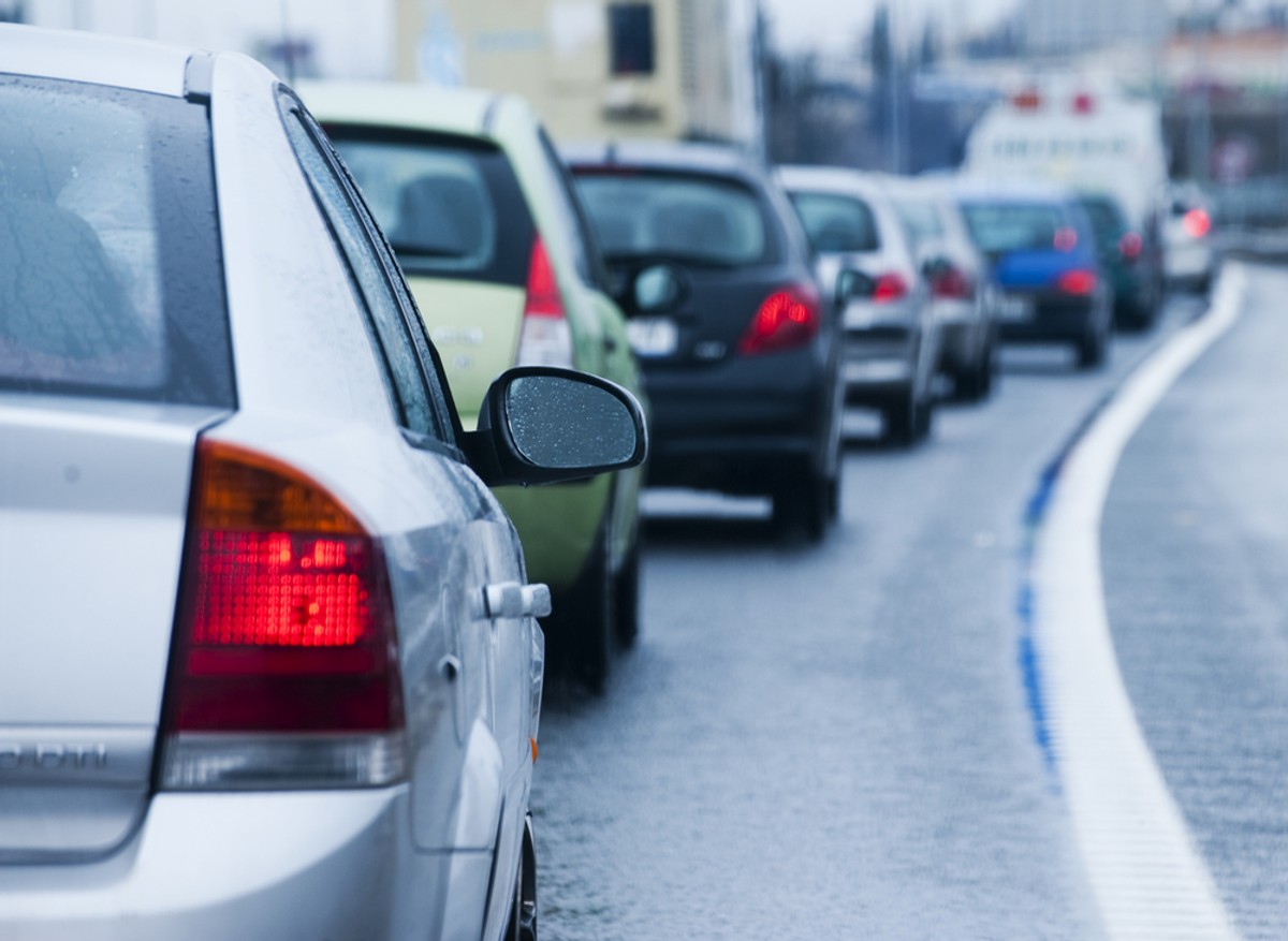 Według KE unijna gospodarka traci co roku 118 mld euro z powodu ulicznych korków. fot. shutterstock.com