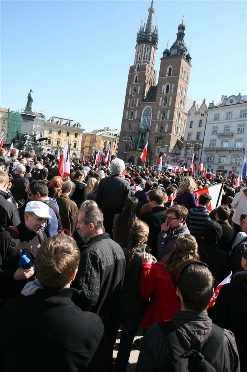 Światowe stacje transmitują mszę z Krakowa