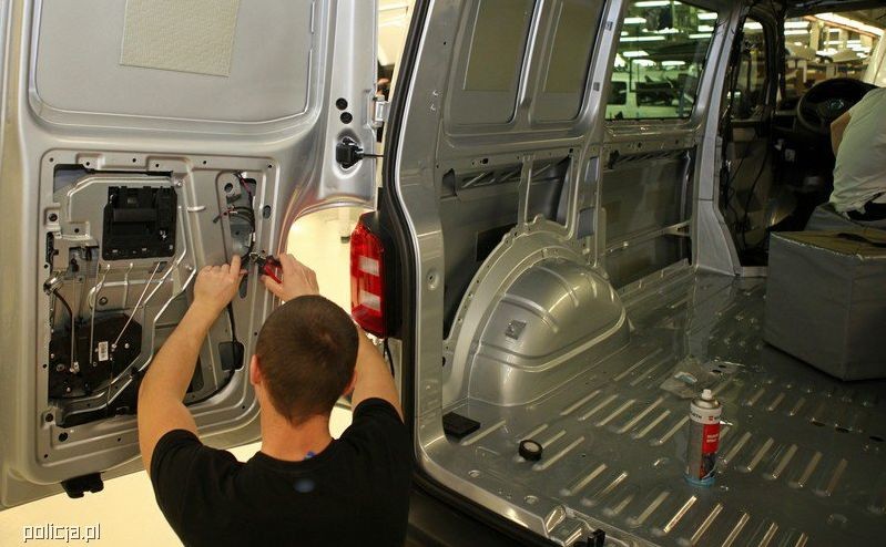Policja przesiada się do 100 nowych Volkswagenów wyprodukowanych w Polsce