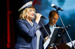 Julia Wieniawa będzie jurorką "Mam Talent". Jak jej angaż skomentowała Małgorzata Ostrowska-Królikowska?