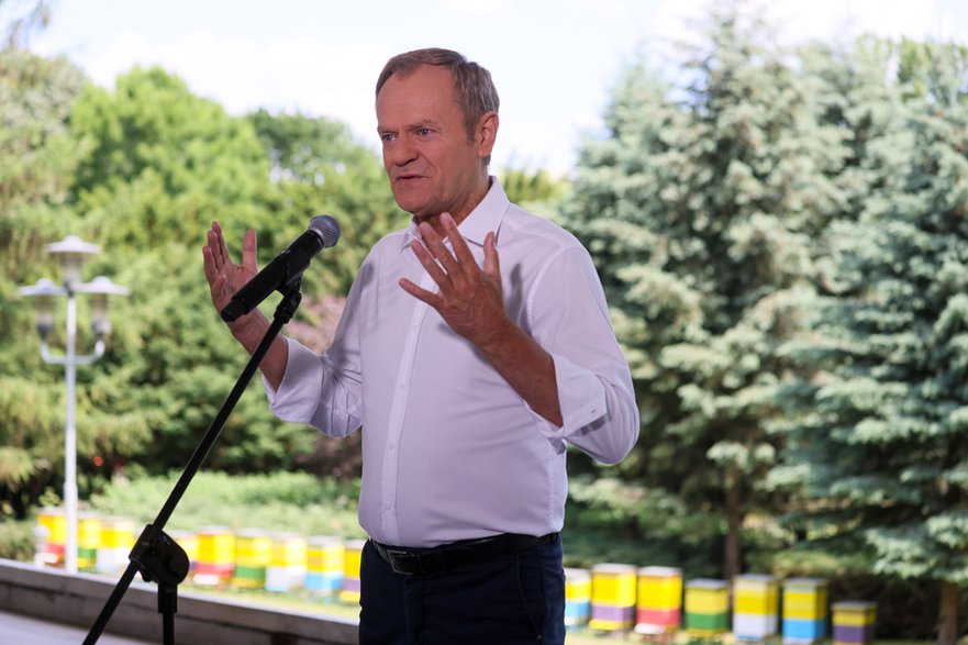 Donald Tusk podczas konferencji prasowej na terenie Sejmu (07.06.2023)