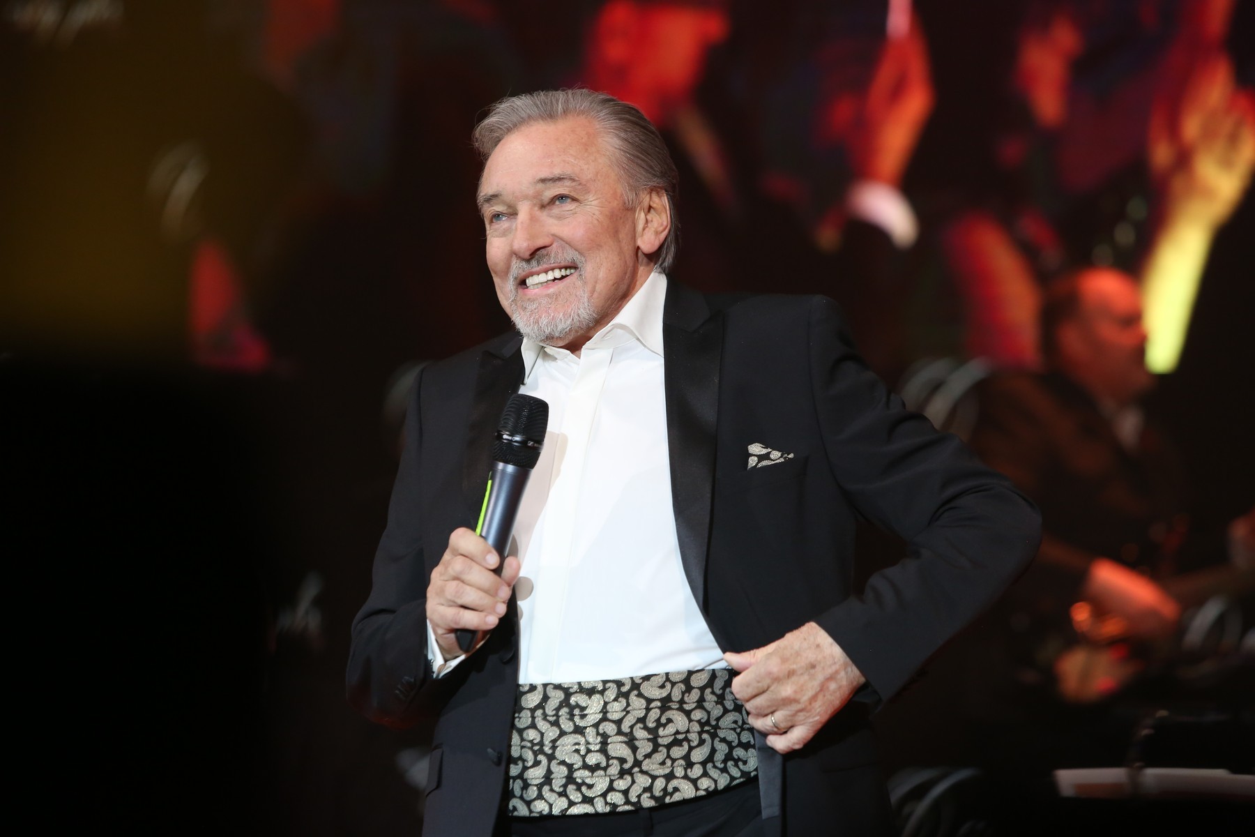 Český spevák Karel Gott.