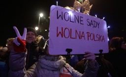 Manifestacja „Europo, nie odpuszczaj": Obywatele RP walczą z ustawą o Sądzie Najwyższym