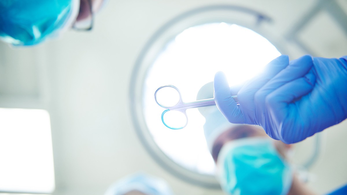Medicul i-a extirpat stomacul unei paciente, deși nu avea cancer, la Zagreb. Ce pedeapsă a cerut Procuratura