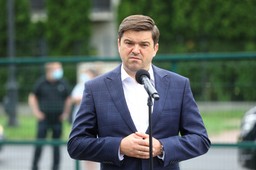 Trzecia dawka szczepionki? Andrusiewicz: Nie ma badań, nie ma o czym mówić