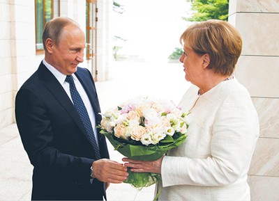 Putin i Merkel mówili o potrzebie uregulowania kryzysu migracyjnego