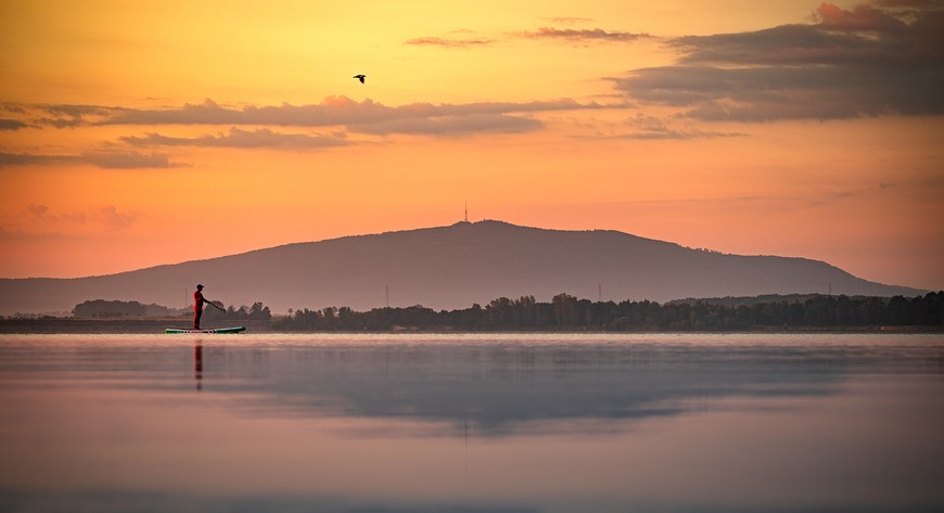 Można tu spotkać żeglarzy, windsurferów i kajakarzy, ale też... szczupaki, sandacze czy karpie. FOT. GRZEGORZ LEWICKI