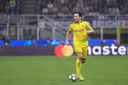 Piłkarze łykają środki przeciwbólowe jak cukierki. "Bez nich nie da się grać"