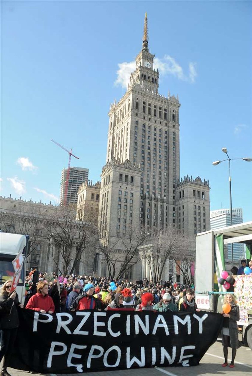 Manifa atakuje Tuska i Kościół. DUŻO ZDJĘĆ!