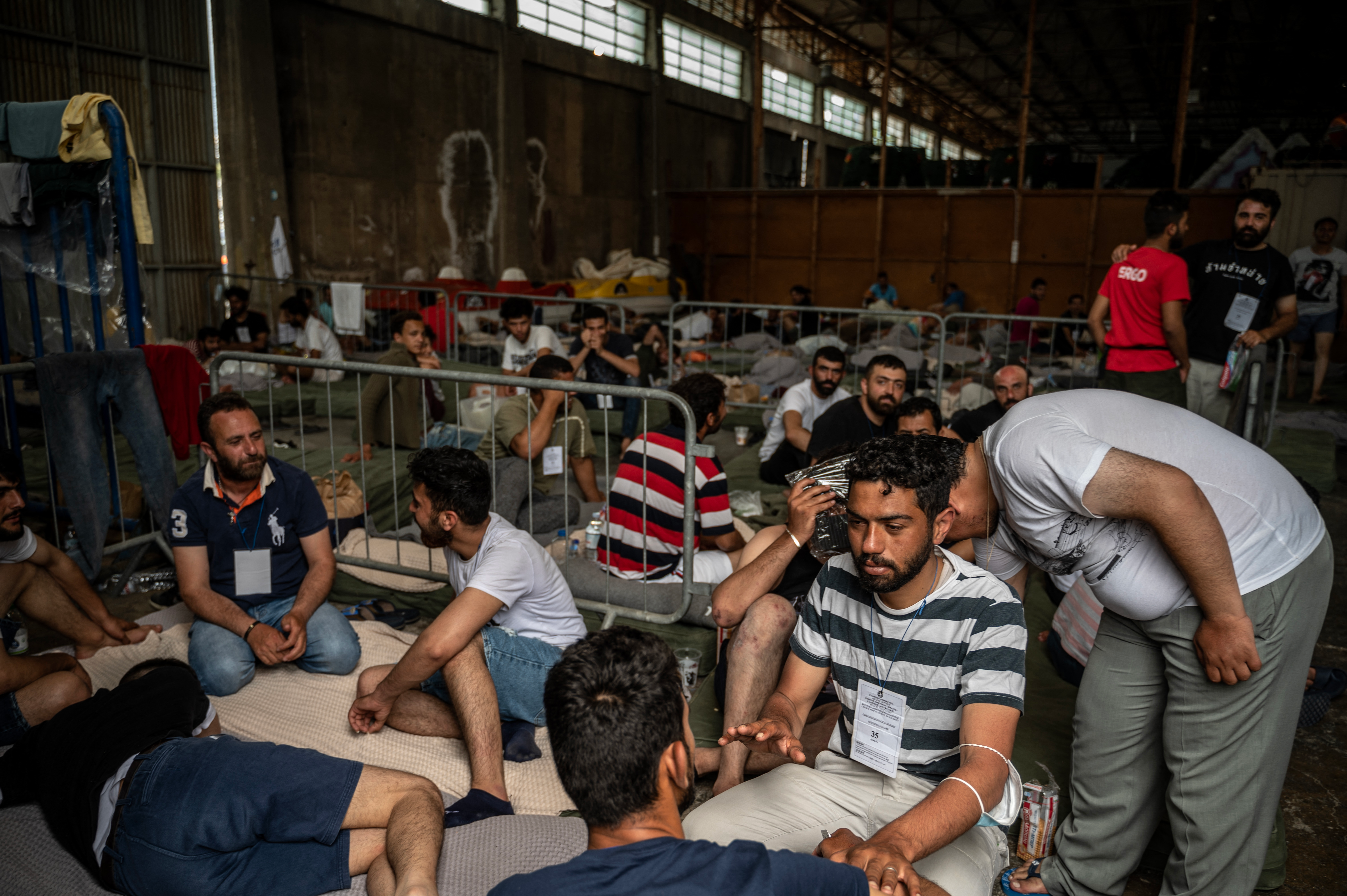 Migranti alla deriva a Creta: 2 morti su barca con 60 persone