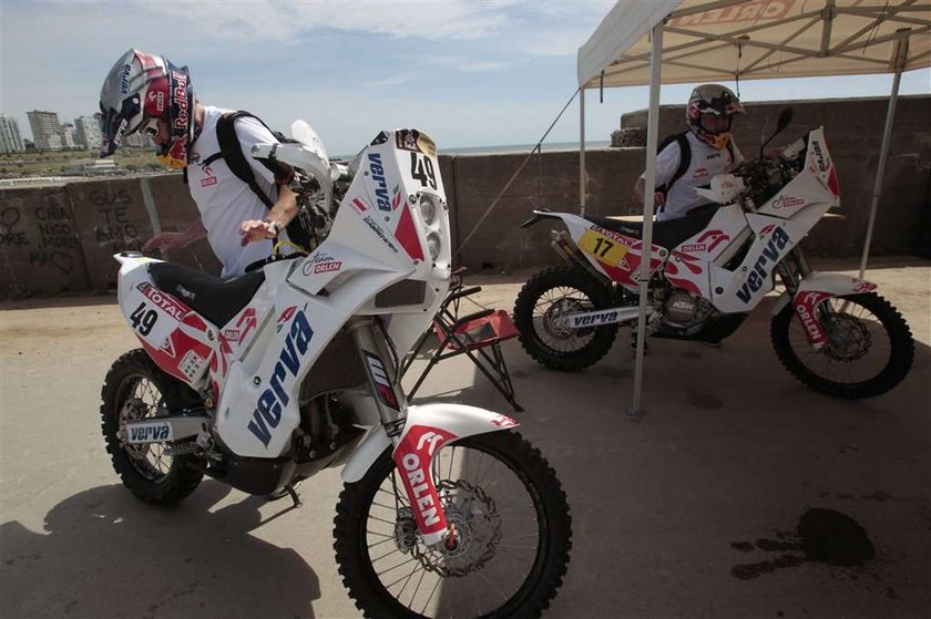 Motocyklista Orlen Team Jacek Czachor radzi sobie coraz lepiej na trasie Rajdu Dakar 2012