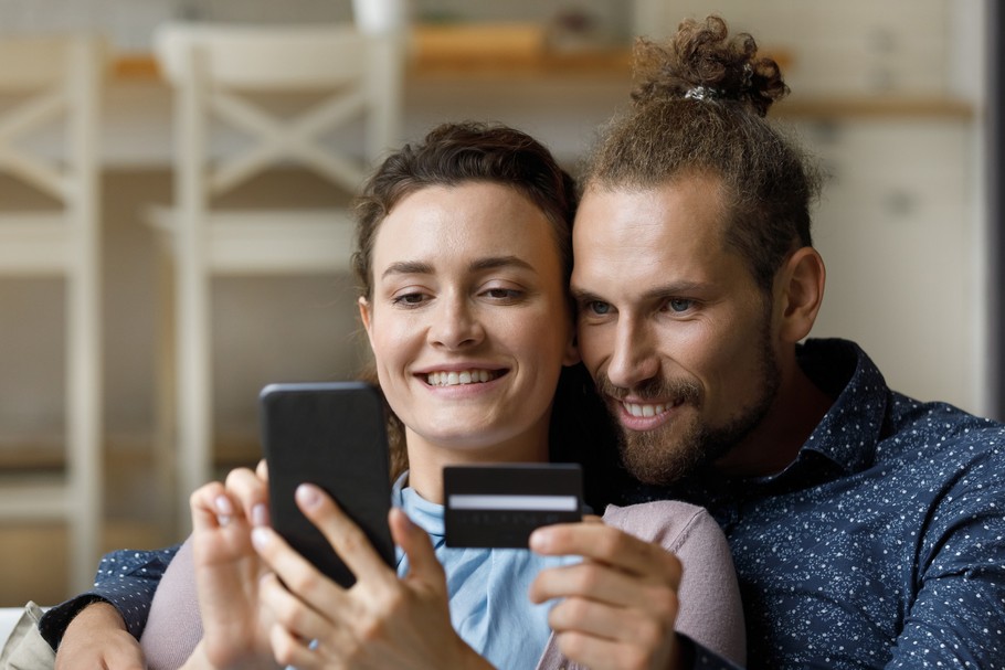 Rośnie sprzedaż gotowych kont na social mediach. Stawki zaczynają się od kilkuset złotych. A są i oferty w cenach przebijających 10 tys. zł.