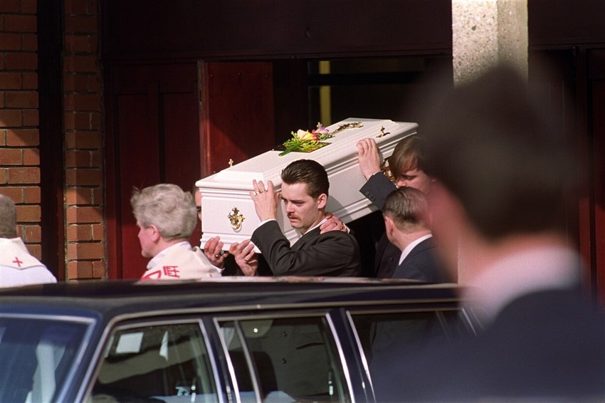 Sahrana Džejmsa Baldžera u Liverpulu 1. marta 1993.