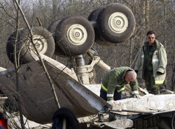 Polscy eksperci zbadają brzozę, w którą miał uderzyć tupolew
