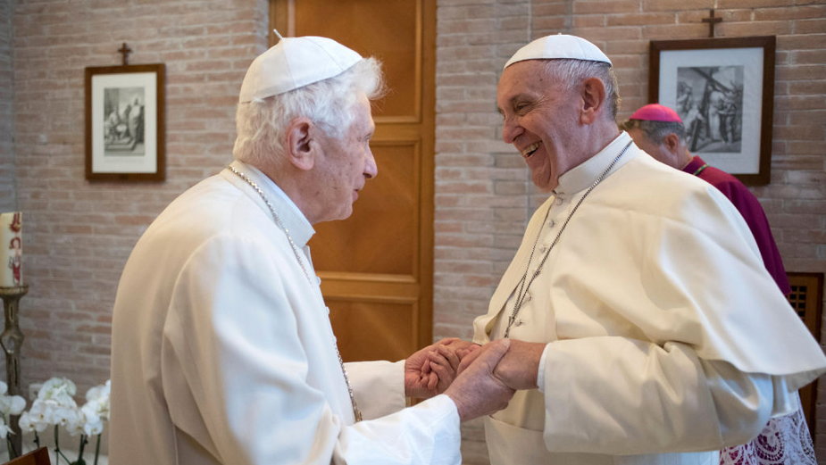 Papież Franciszek w odwiedzinach u Benedykta XVI (zdjęcie archiwalne)