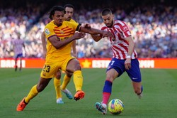 Barcelona pokonała u siebie Atletico Madryt. Lewandowski wciąż bez gola