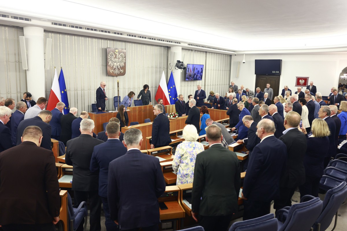 Senat za bezterminową ochroną strategicznych firm przed przejęciami spoza UE