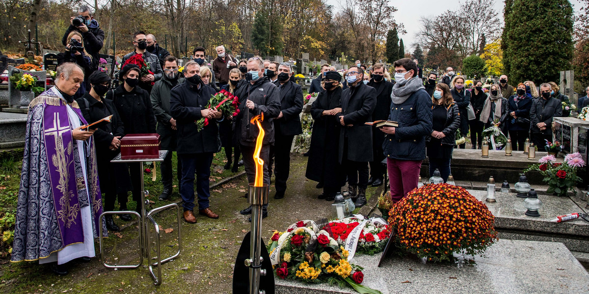 Pogrzeb Dariusza Gnatowskiego Aktor Spoczął Na Cmentarzu Podgórskim W Krakowie 9855