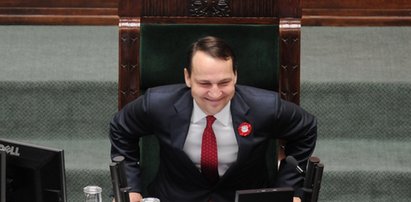 Sikorski zostaje! Sejm go oszczędził