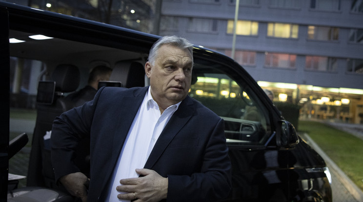 Bejelentésre készül Orbán Viktor / Fotó: MTI/Miniszterelnöki Sajtóiroda/Fischer Zoltán