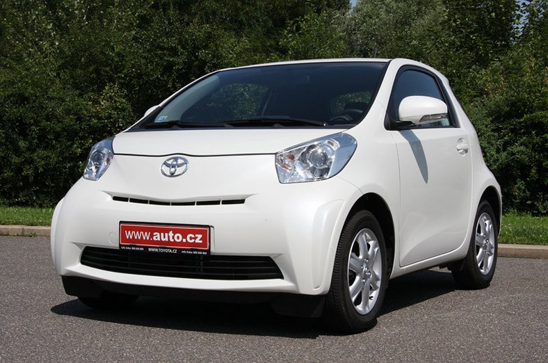 Test: Toyota iQ 1,0 (50 kW) – Má pod čepicí