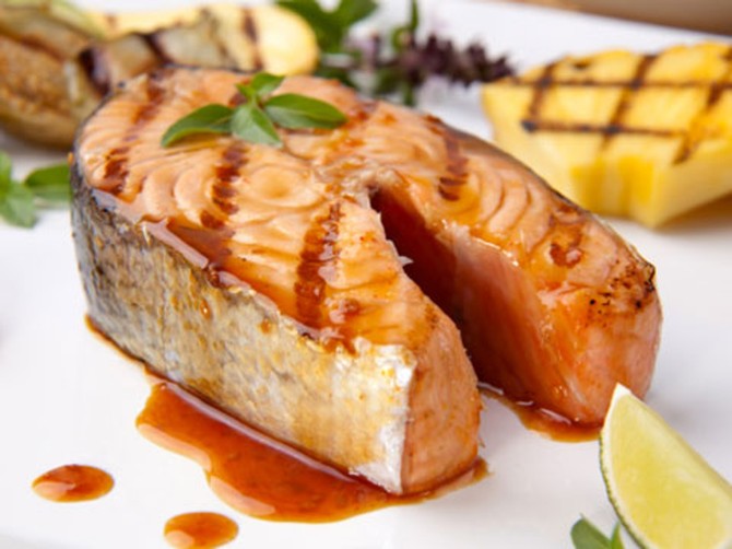 21582_10-foods-that-prevent-cancer-07-grilled-salmon-sl