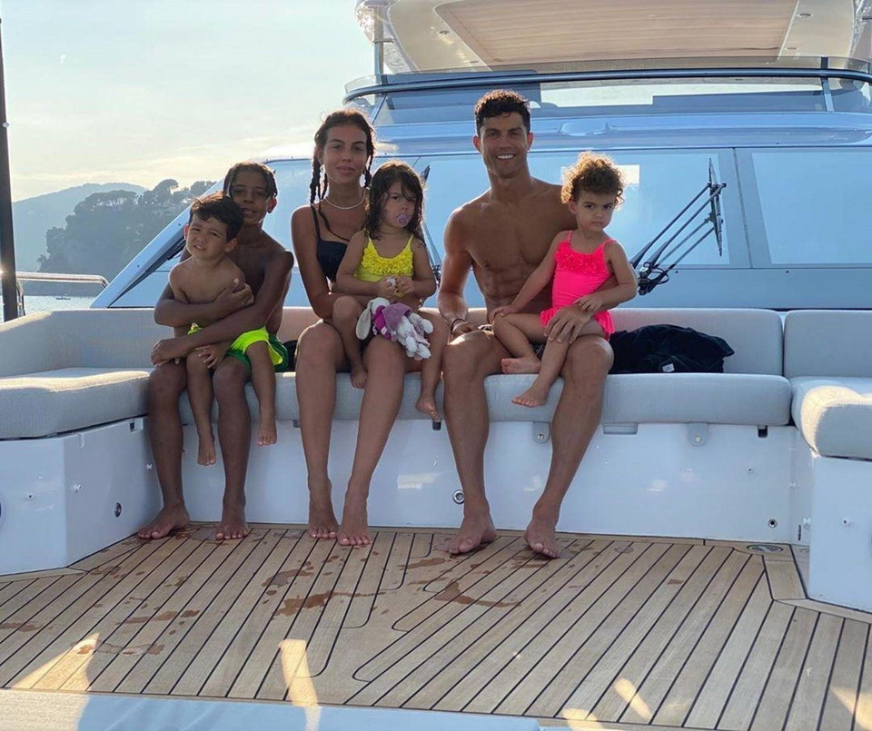 Cristiano Ronaldo z rodziną (lipiec 2020)
