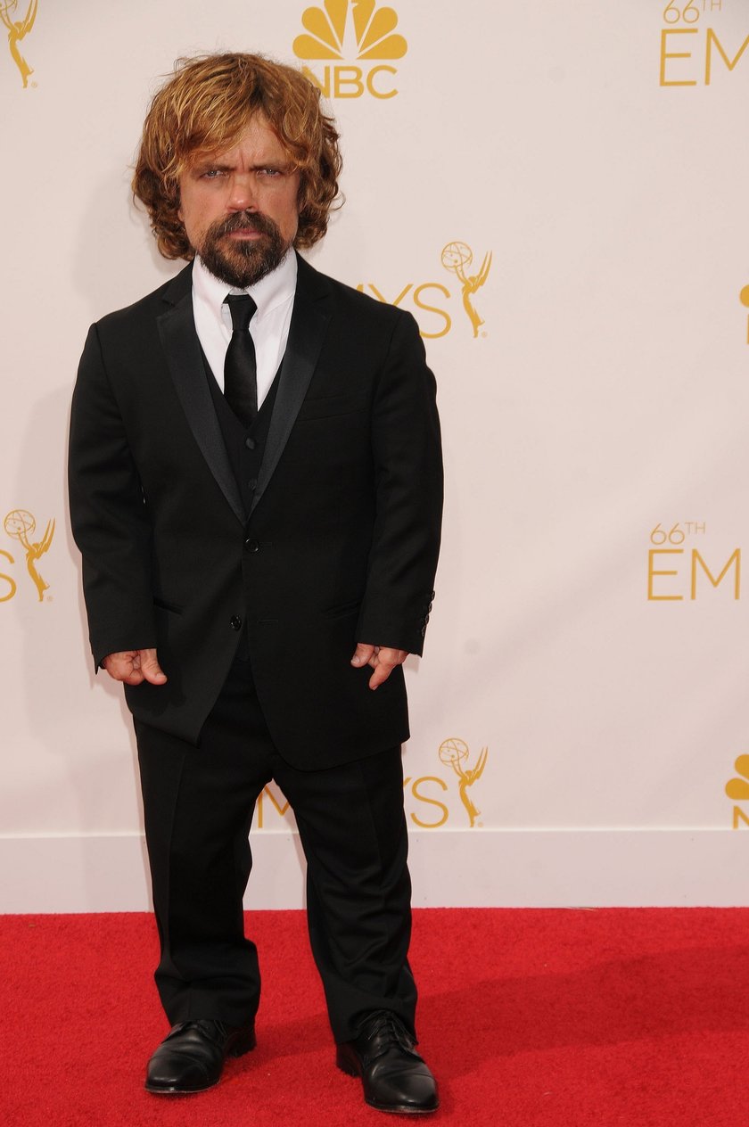 Peter Dinklage na czerwonym dywanie