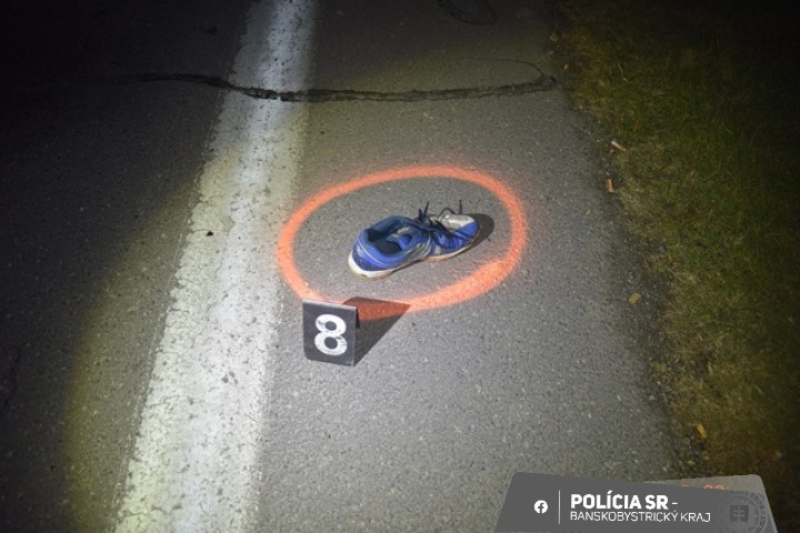 Tragická nehoda si vyžiadala život chodca.