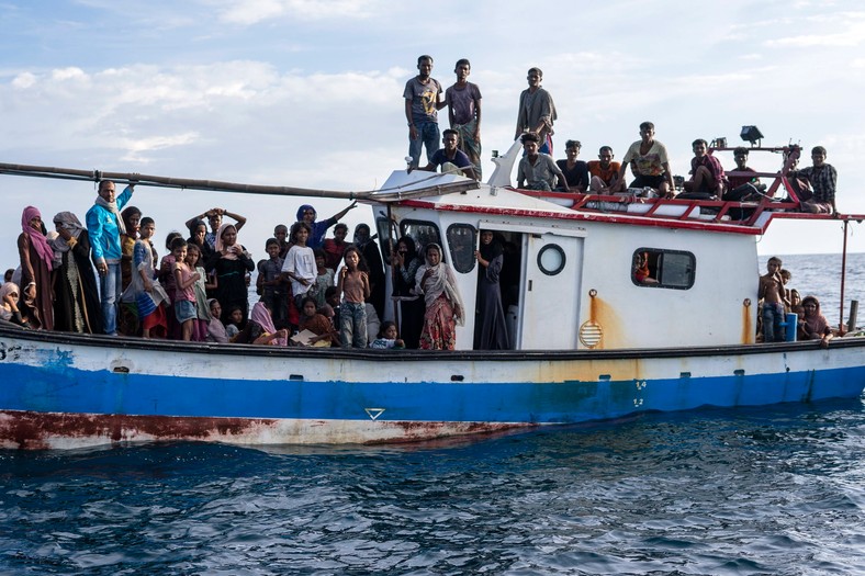 Łódź z uchodźcami w Indonezji. 2020 r.