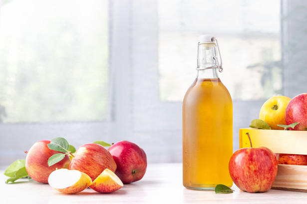 Ocet jabłkowy – dlaczego warto włączyć go do codziennej diety?