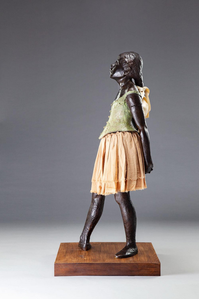 Wyjątkowa wystawa Edgara Degasa, jednego z najwybitniejszych światowych artystów, po raz pierwszy w Polsce. Na zdjęciu - Edgar Degas, ""Mała czternastoletnia tancerka" ("La Petite Danseuse de 14 ans")