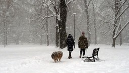 Za ciepło, za zimno, a może w sam raz? Jak ubierać dzieci zimą