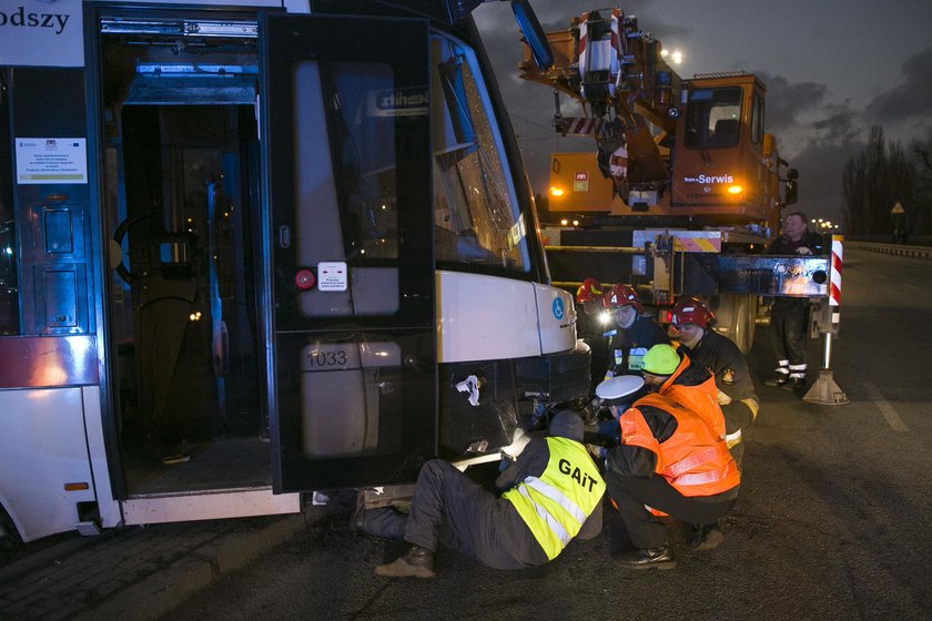 Tramwaj wykoleił się przez uszkodzone tory?