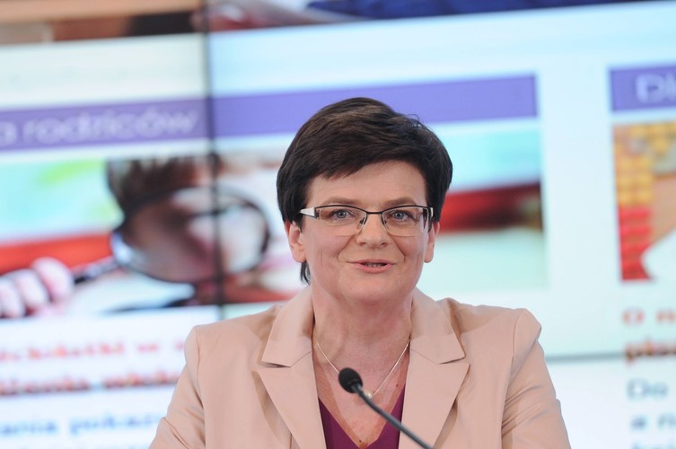 4. Minister Edukacji Narodowej Krystyna Szumilas - za odwołaniem jej ze stanowiska jest 47 procent Polaków, a zaledwie 33 procent chciałoby ją dalej widzieć w rządzie Tuska