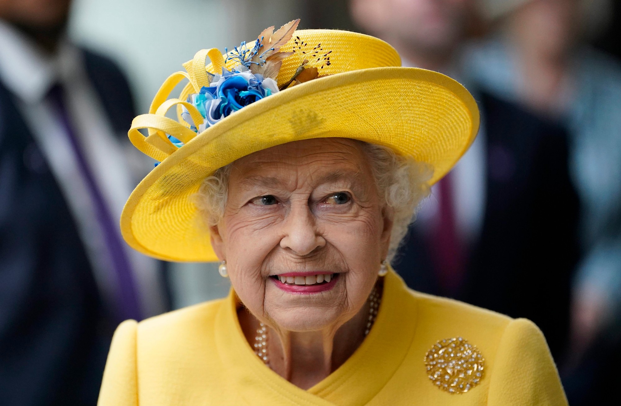 Britská kráľovná Alžbeta II. sa zúčastnila na otvorení novej linky londýnskeho metra Elizabeth Line, ktorá bola pomenovaná práve po nej, 17. mája 2022 v Londýne. 