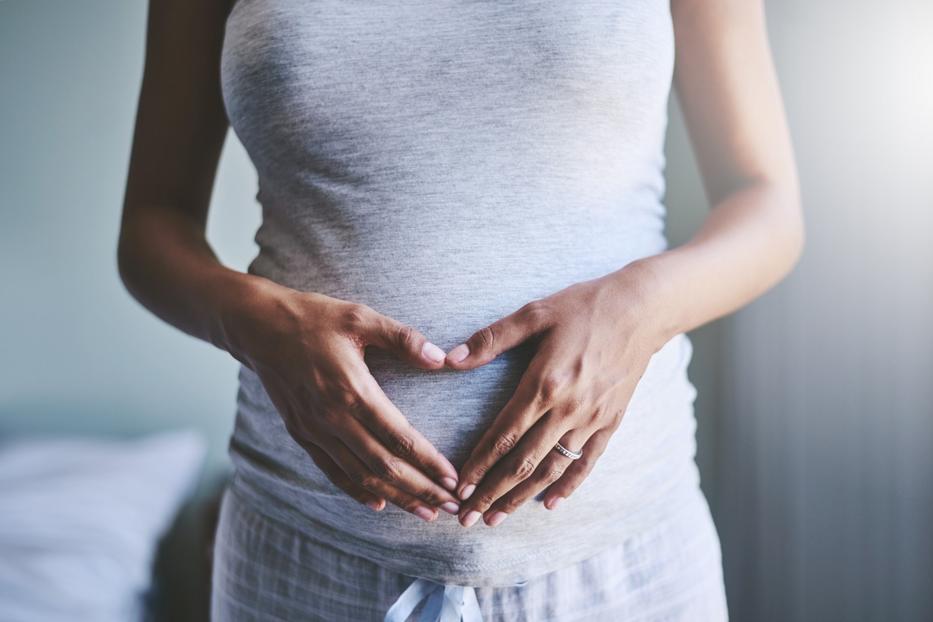 Bebe szeretné, ha már így gömbölyödne kedvese pocakja - Illusztráció,  fotó: GettyImages