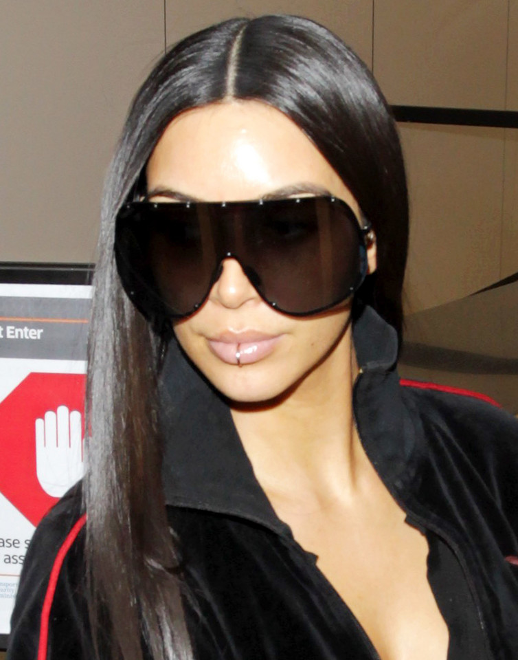 Kim Kardashian z kolczykiem na wardze. Hit czy kit?