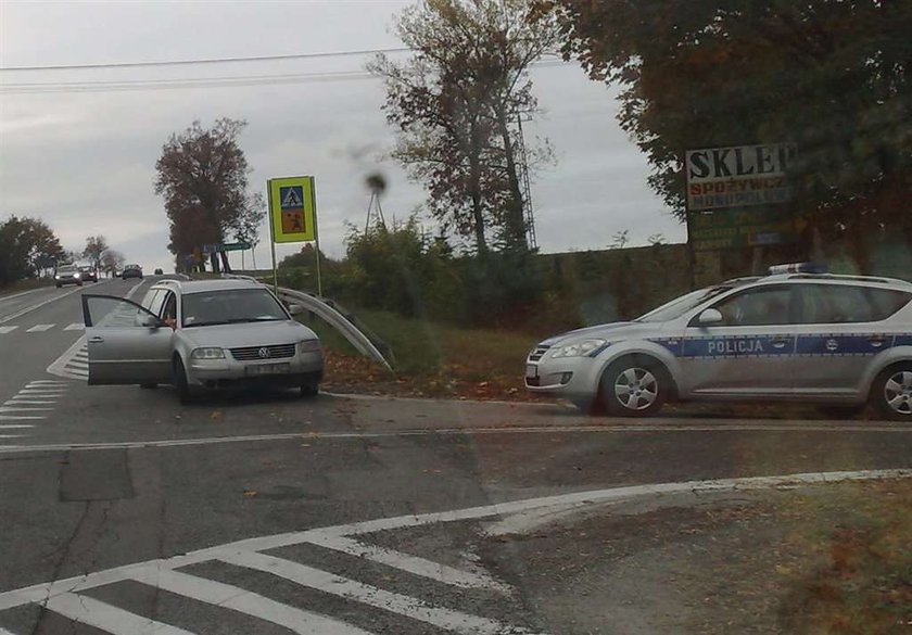 Agent Tomek uwiódł policjantów. Mandatu nie było. FOTO 