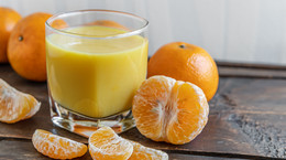 Sok z mandarynek pomaga schudnąć i wzmocnić odporność. Najlepiej pić z samego rana