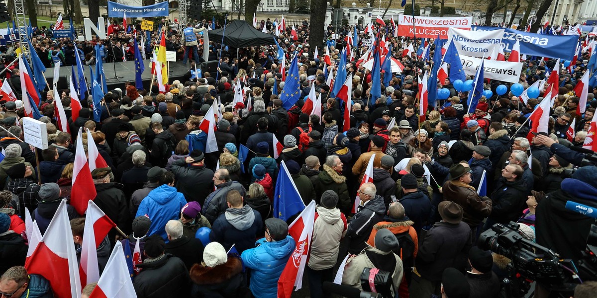 Wyciekła treść SMSa, jaki PO rozsyła przed marszem 7 maja