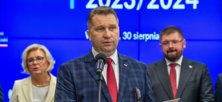 Czarnek mocno o papieżu: Jest mi wstyd za to, co mówi