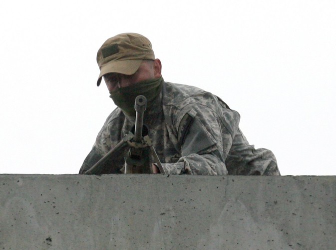 Snajperzy ochraniają prezydenta USA