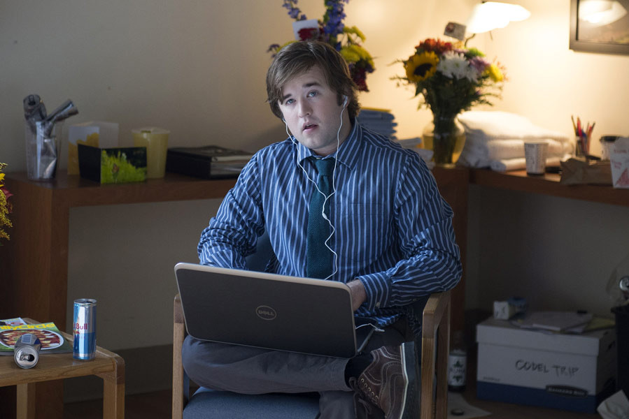 Haley Joel Osment w filmie "Alpha House" (2013)